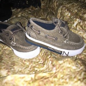 Boys size 6c nautica shoes great condition